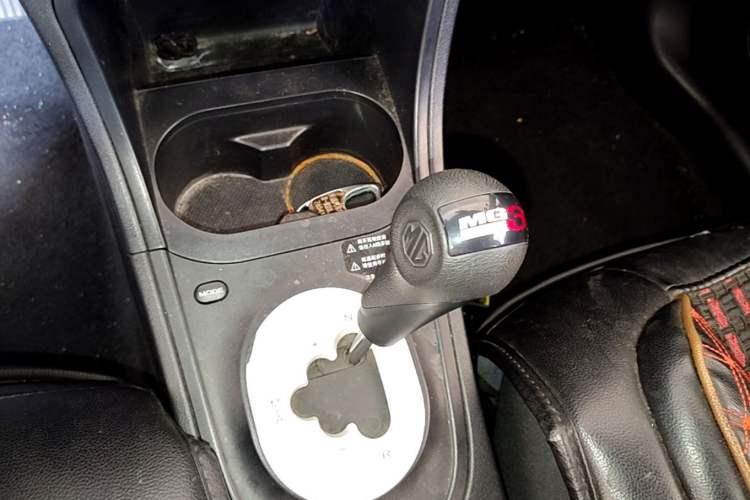 Used MG 3 2013 1.3L AMT Comfort Edition Gear Lever