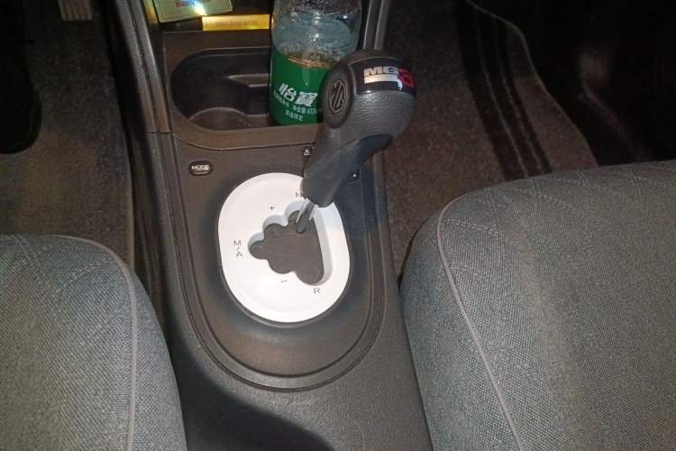 Used MG 3 2013 1.3L AMT Comfort Edition Gear Lever