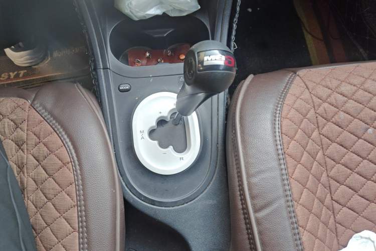 Used MG 3 2013 1.3L AMT Comfort Edition Gear Lever