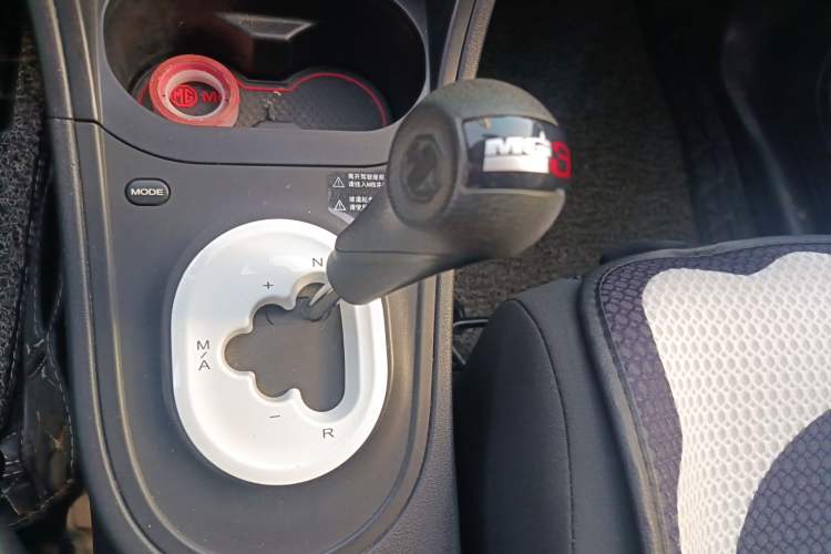 Used MG 3 2013 1.3L AMT Comfort Edition Gear Lever