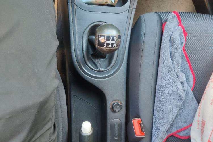 Used MG 3 2013 1.5L Manual Value Edition Gear Lever