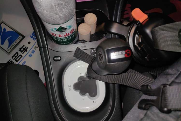 Used MG 3 2013 1.3L AMT Comfort Edition Gear Lever