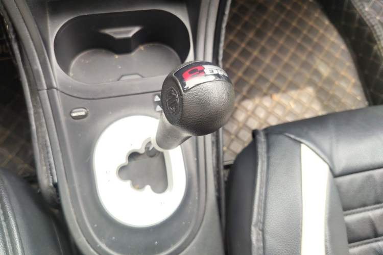 Used MG 3 2013 1.5L AMT Elite Edition Gear Lever