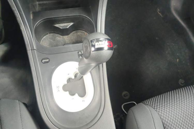 Used MG 3 2013 1.3L AMT Comfort Edition Gear Lever