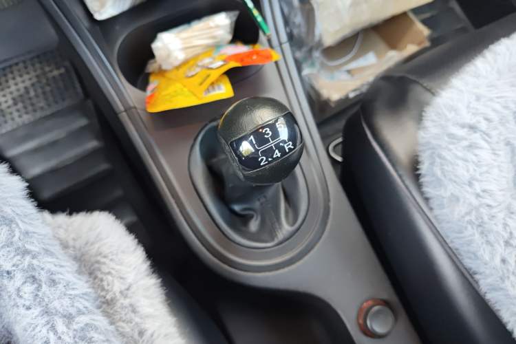 Used MG 3 2013 1.3L Manual Comfort Edition Gear Lever