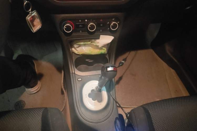 Used MG 3 2013 1.3L AMT Comfort Edition Gear Lever