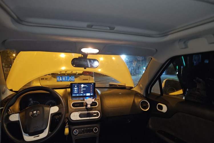 Used MG 3 2013 1.5L AMT Elite Edition Headliner