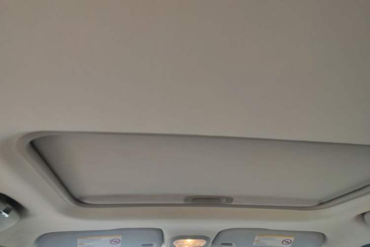 Used MG 3 2013 1.5L AMT Elite Edition Headliner