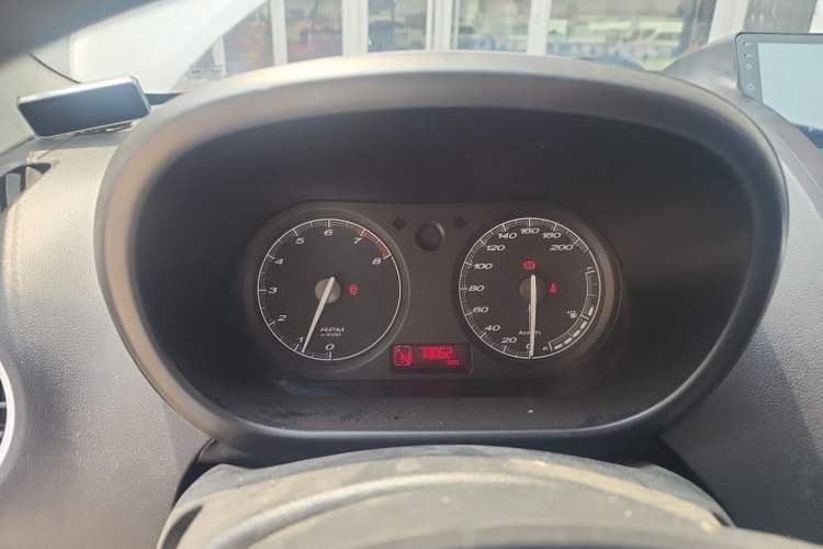 Used MG 3 2013 1.3L AMT Comfort Edition Instrument Cluster