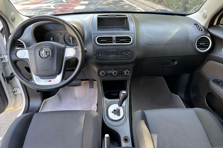 Used MG 3 2013 1.3L AMT Comfort Edition Interior 1