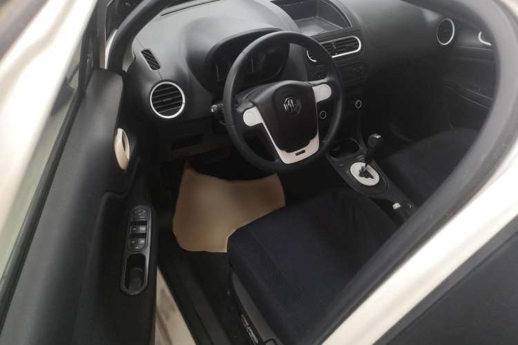 Used MG 3 2013 1.3L AMT Comfort Edition Interior 2