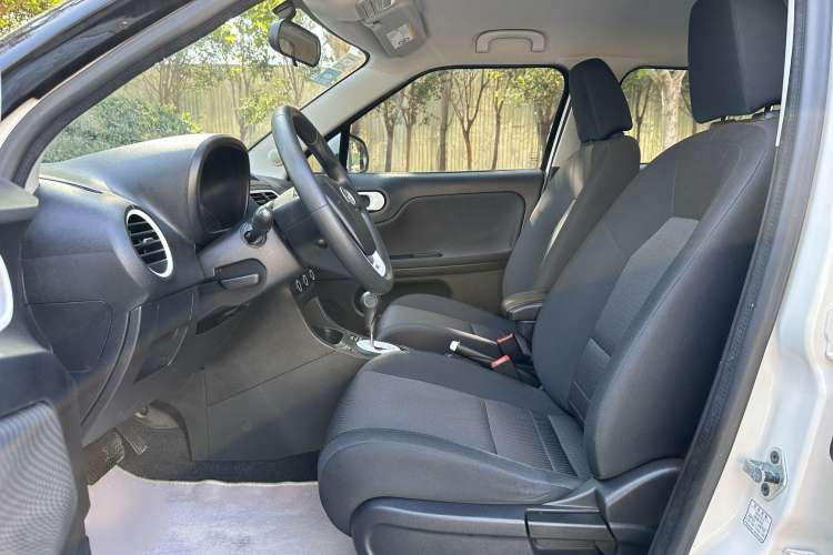 Used MG 3 2013 1.3L AMT Comfort Edition Interior 4