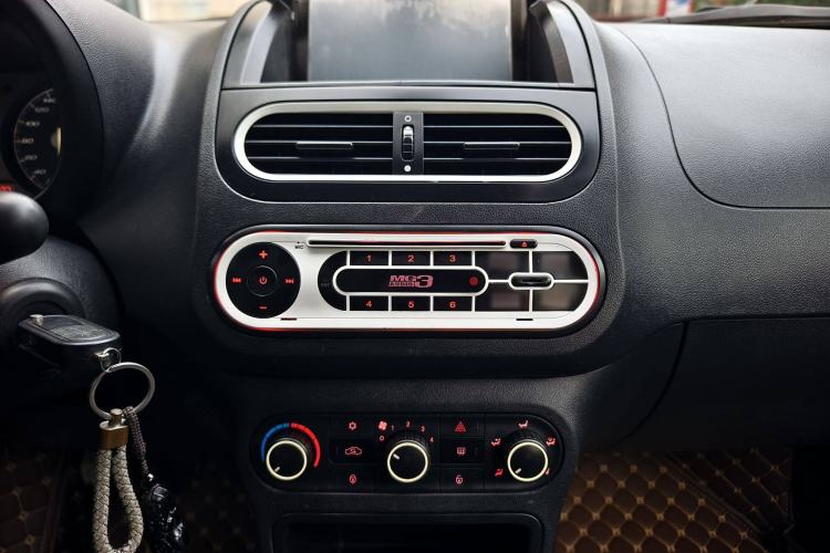 Used MG 3 2013 1.3L Manual Comfort Edition Interior 4