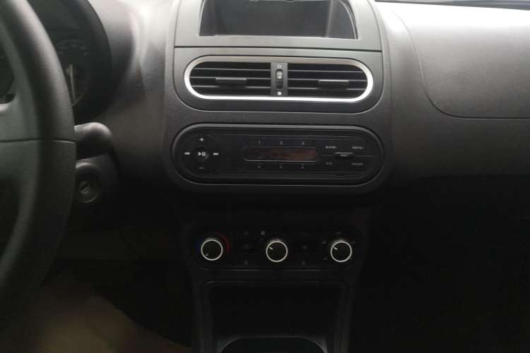 Used MG 3 2013 1.3L AMT Comfort Edition Interior 6