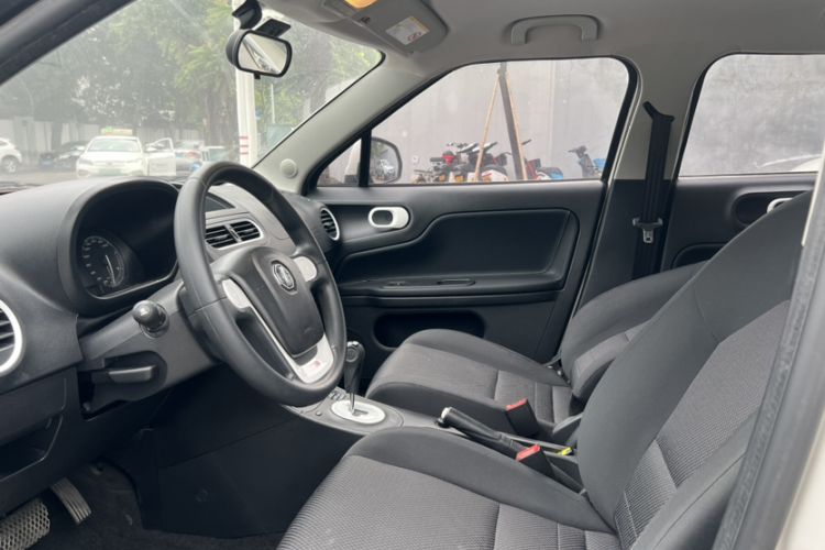 Used MG 3 2013 1.3L AMT Comfort Edition Interior 8