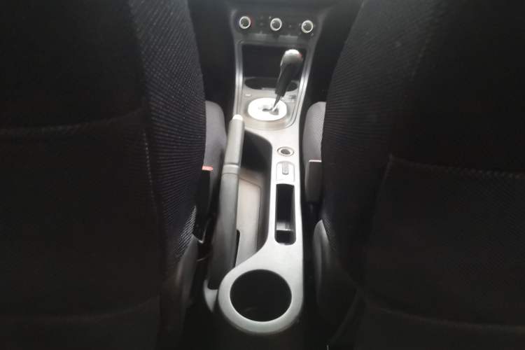 Used MG 3 2013 1.3L AMT Comfort Edition Interior 8