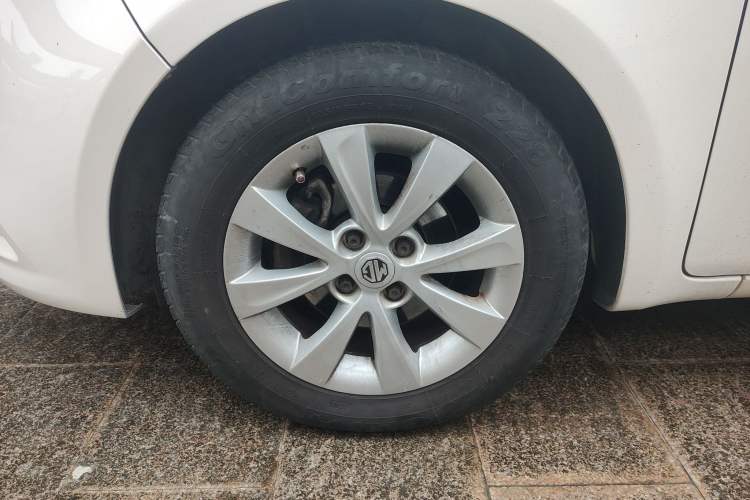 Used MG 3 2013 1.5L AMT Elite Edition Left Front Wheel Hub
