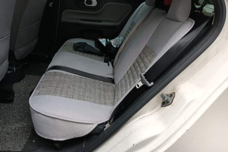 Used MG 3 2013 1.5L AMT Elite Edition Left Rear Seat