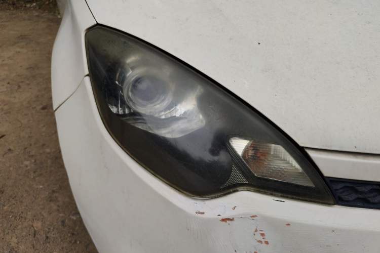 Used MG 3 2013 1.3L AMT Comfort Edition Right Front Headlight