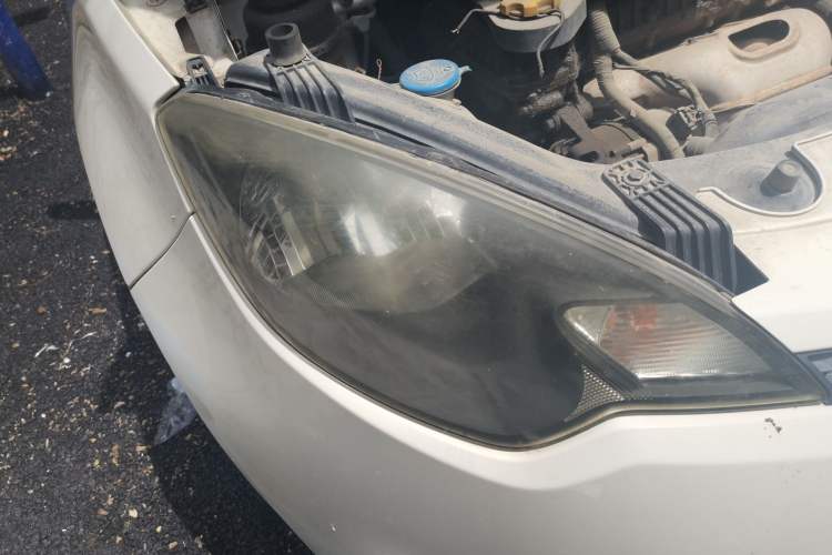 Used MG 3 2013 1.5L AMT Elite Edition Right Front Headlight