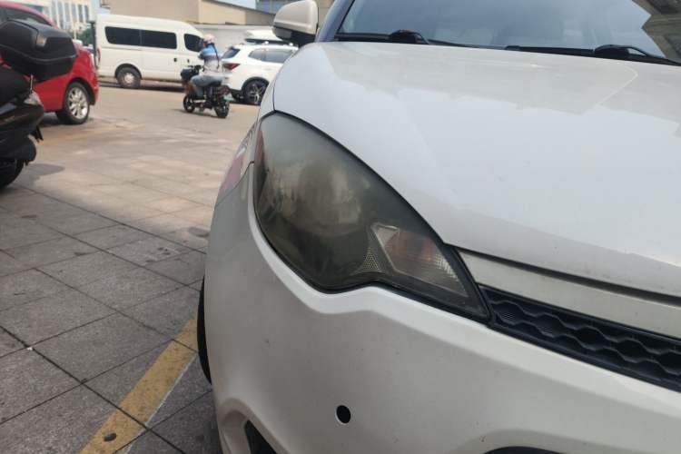 Used MG 3 2013 1.3L AMT Comfort Edition Right Front Headlight