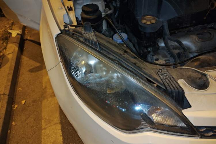 Used MG 3 2013 1.5L AMT Elite Edition Right Front Headlight