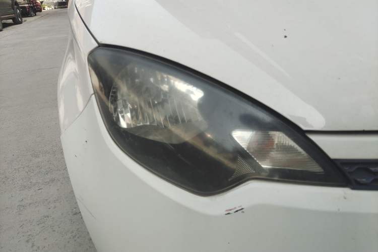 Used MG 3 2013 1.3L Manual Comfort Edition Right Front Headlight
