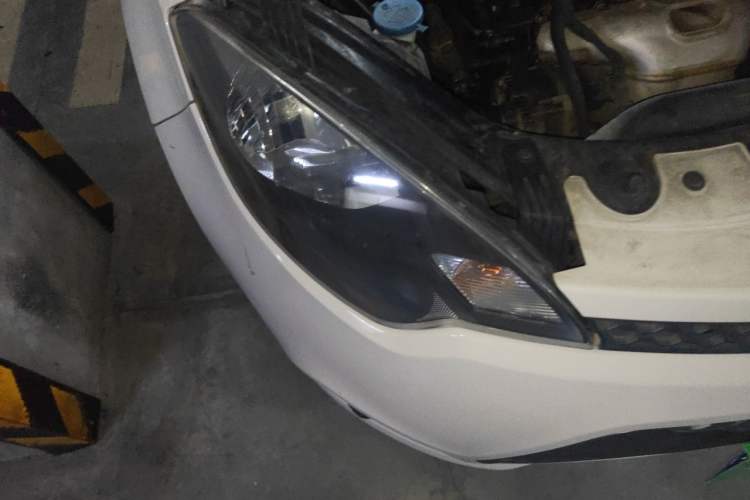 Used MG 3 2013 1.5L AMT Elite Edition Right Front Headlight