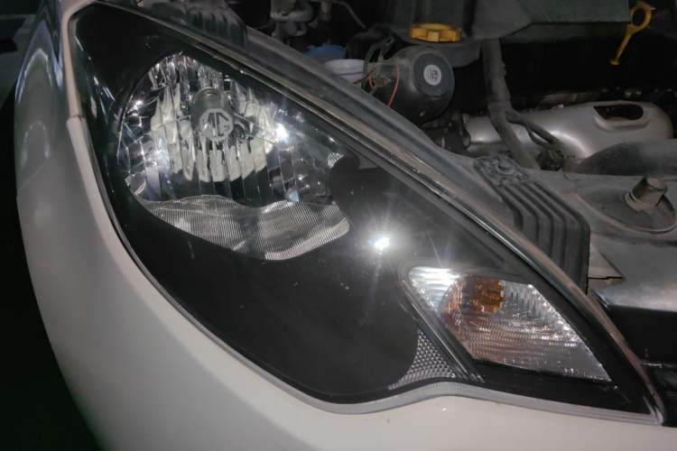 Used MG 3 2013 1.3L AMT Comfort Edition Right Front Headlight