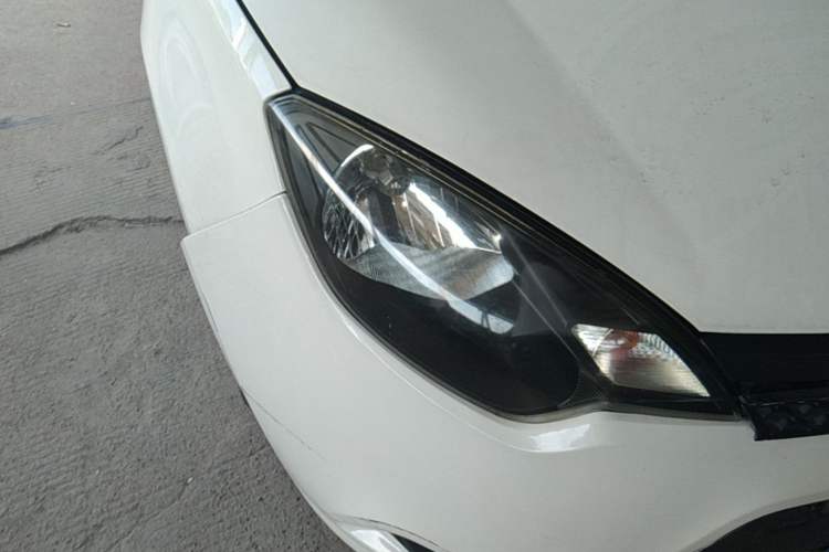 Used MG 3 2013 1.5L AMT Elite Edition Right Front Headlight