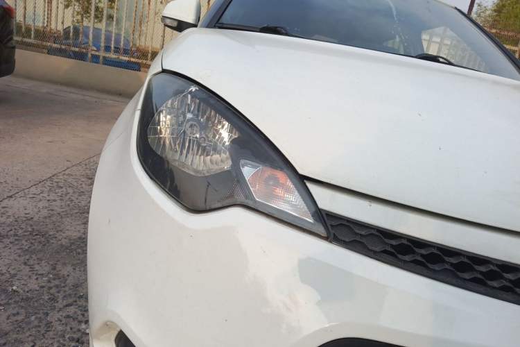 Used MG 3 2013 1.3L AMT Comfort Edition Right Front Headlight