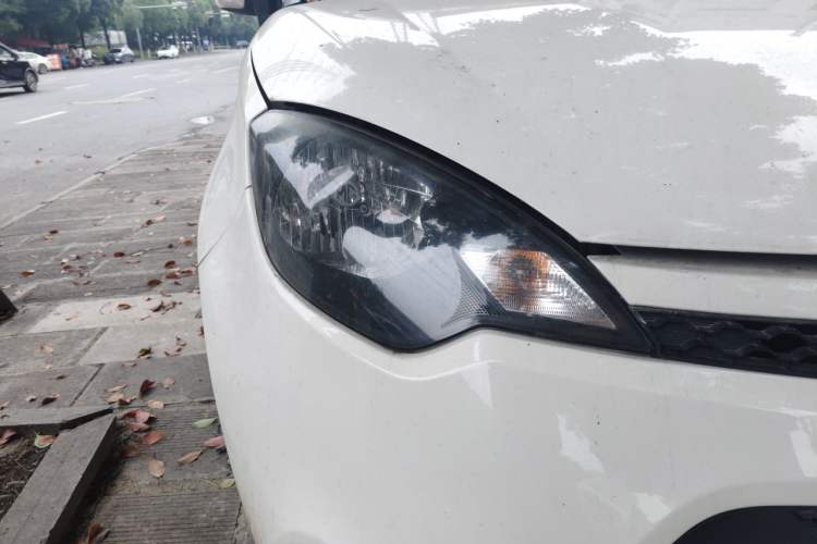 Used MG 3 2013 1.3L AMT Comfort Edition Right Front Headlight