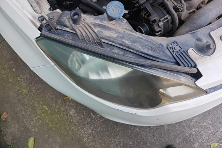 Used MG 3 2013 1.5L AMT Elite Edition Right Front Headlight