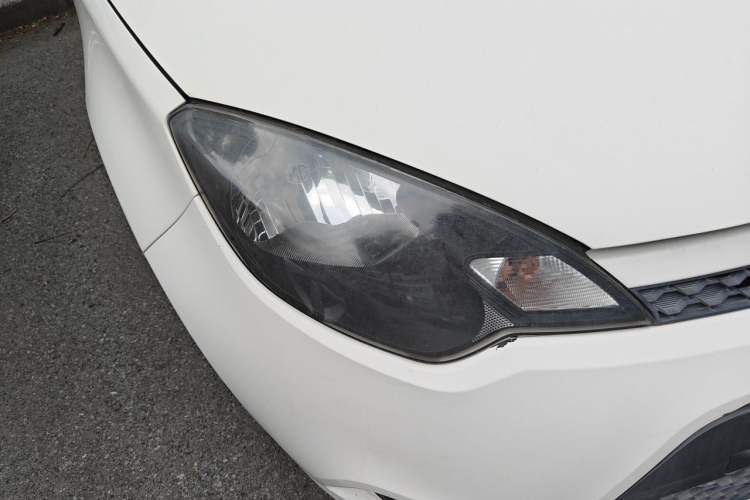 Used MG 3 2013 1.3L AMT Comfort Edition Right Front Headlight