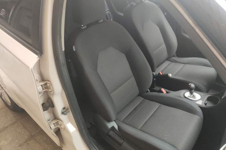 Used MG 3 2013 1.5L AMT Elite Edition Right Front Seat