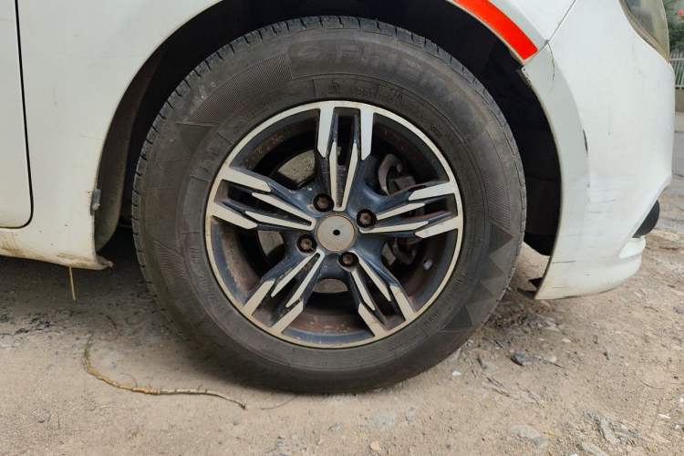 Used MG 3 2013 1.3L AMT Comfort Edition Right Front Wheel Hub