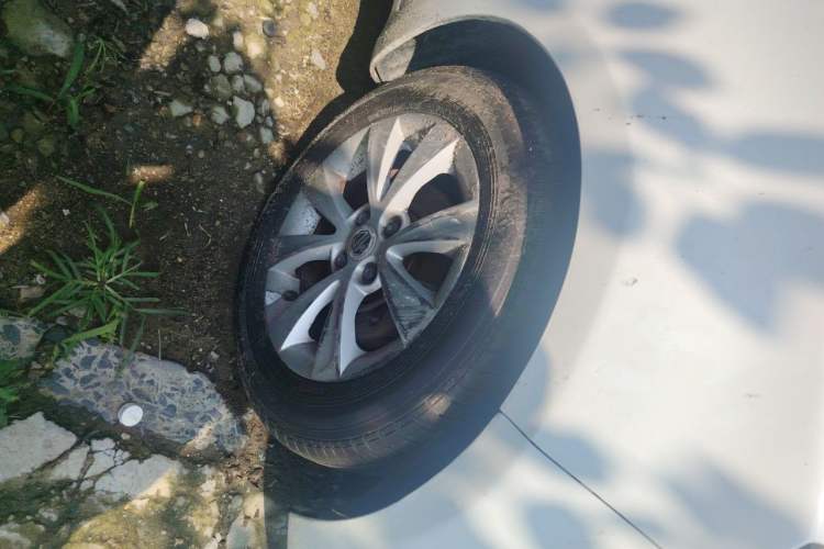 Used MG 3 2013 1.5L AMT Elite Edition Right Front Wheel Hub