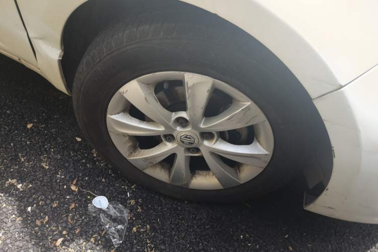 Used MG 3 2013 1.5L AMT Elite Edition Right Front Wheel Hub