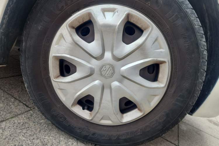 Used MG 3 2013 1.3L AMT Comfort Edition Right Front Wheel Hub