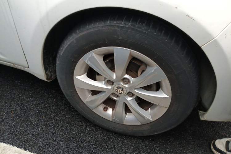 Used MG 3 2013 1.5L AMT Elite Edition Right Front Wheel Hub