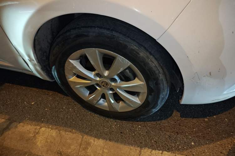 Used MG 3 2013 1.5L AMT Elite Edition Right Front Wheel Hub