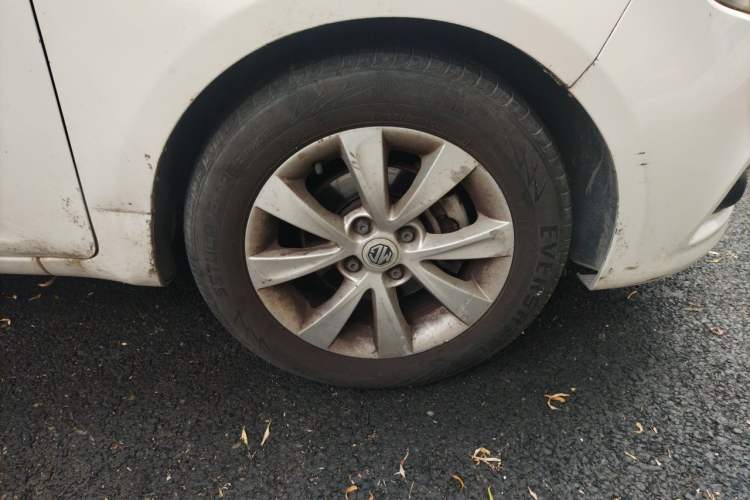Used MG 3 2013 1.5L AMT Elite Edition Right Front Wheel Hub