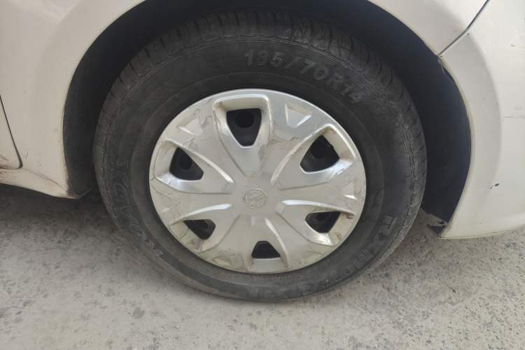 Used MG 3 2013 1.3L Manual Comfort Edition Right Front Wheel Hub