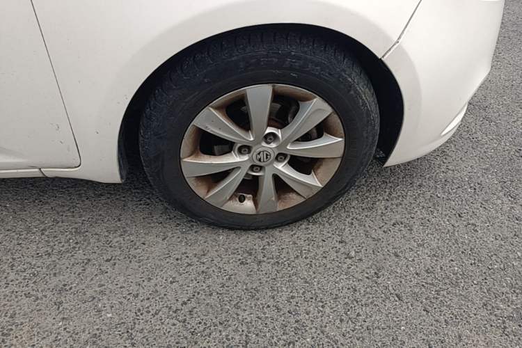 Used MG 3 2013 1.5L AMT Elite Edition Right Front Wheel Hub