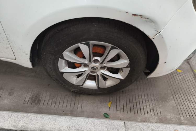 Used MG 3 2013 1.5L AMT Elite Edition Right Front Wheel Hub