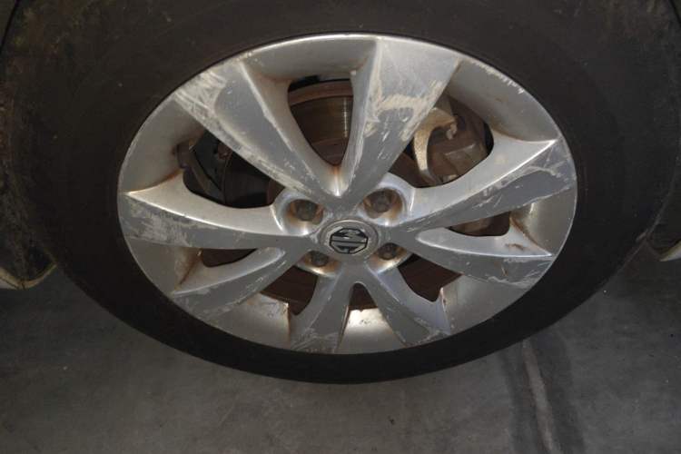 Used MG 3 2013 1.5L AMT Elite Edition Right Front Wheel Hub
