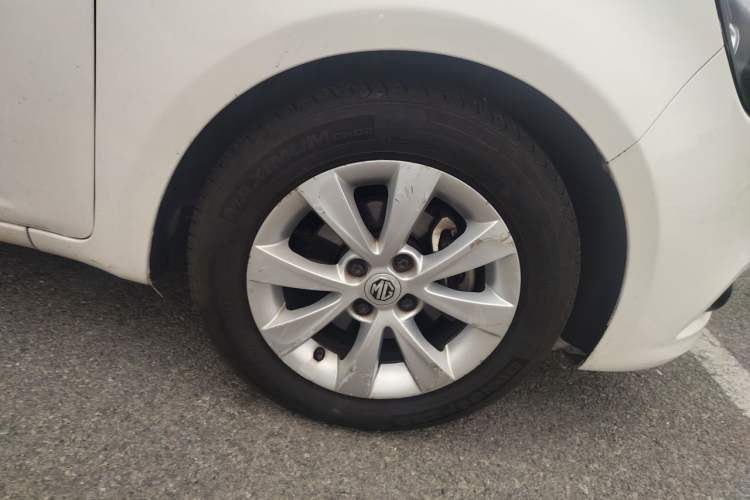 Used MG 3 2013 1.5L AMT Elite Edition Right Front Wheel Hub