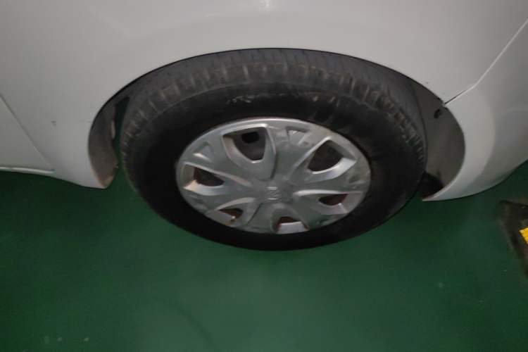 Used MG 3 2013 1.3L AMT Comfort Edition Right Front Wheel Hub
