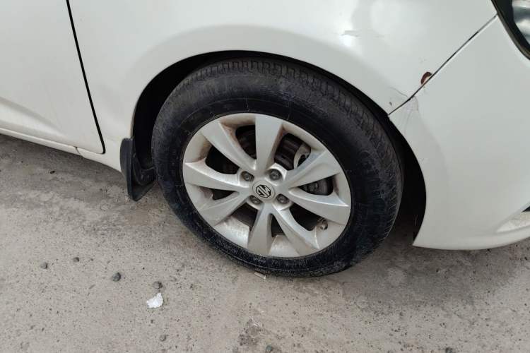 Used MG 3 2013 1.5L AMT Elite Edition Right Front Wheel Hub