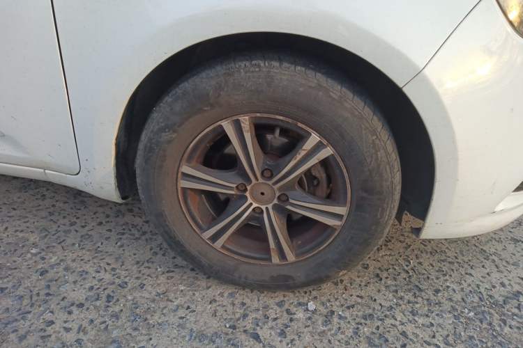 Used MG 3 2013 1.3L AMT Comfort Edition Right Front Wheel Hub